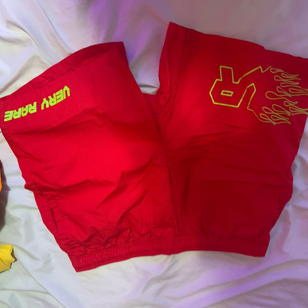red shorts